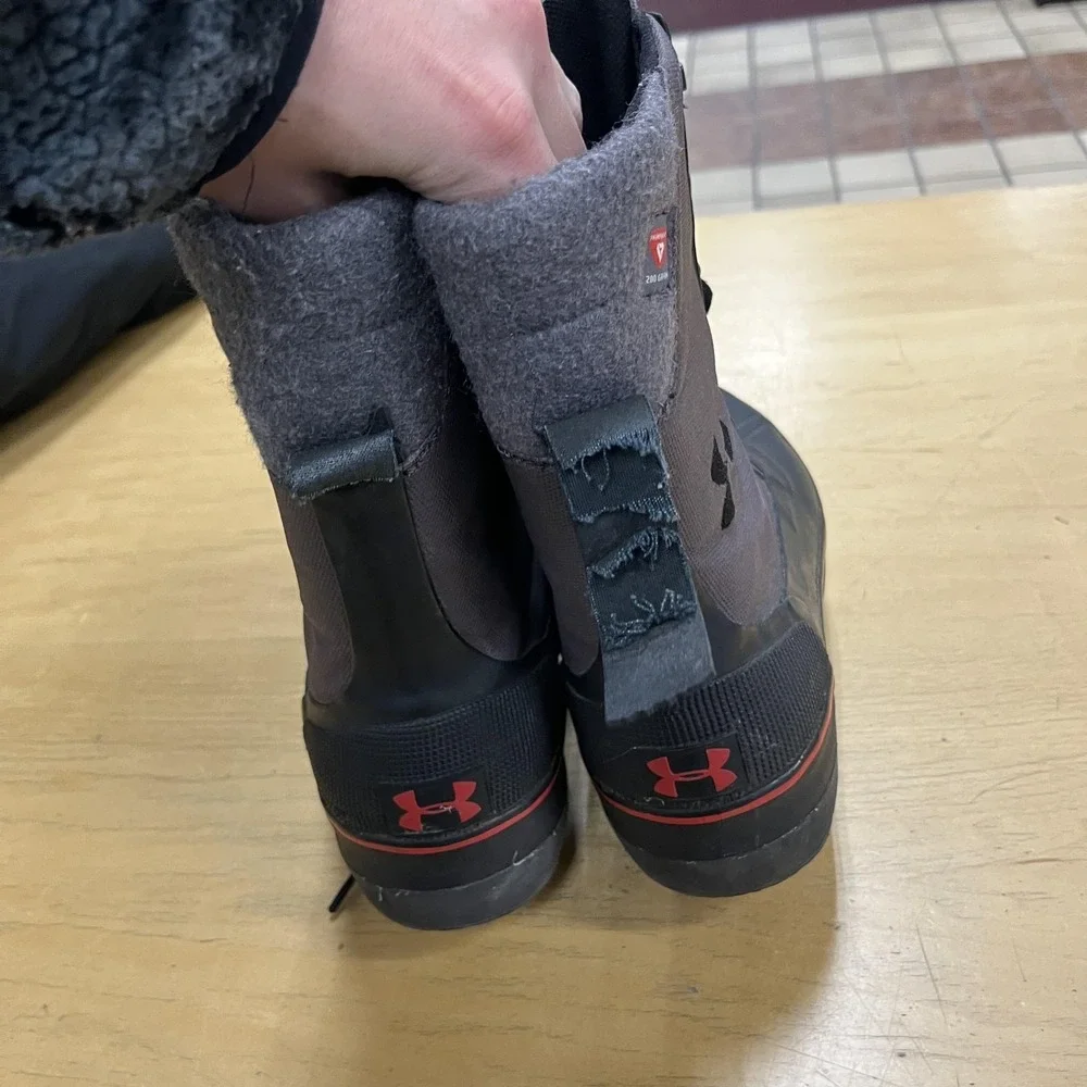 Under Armour Boots Mens Size 9 Black Gray Insulated Cold Winter Snow 1250238-001